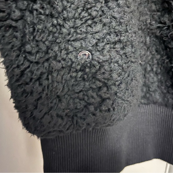 🌟 Lululemon Textured Fleece 1/2 Zip 🌟 - Picture 5 of 5